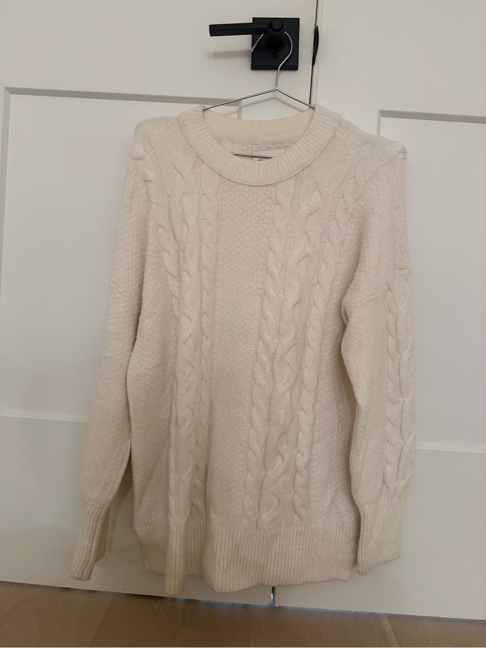 Abercrombie & Fitch Cream Cable Crewneck Sweater